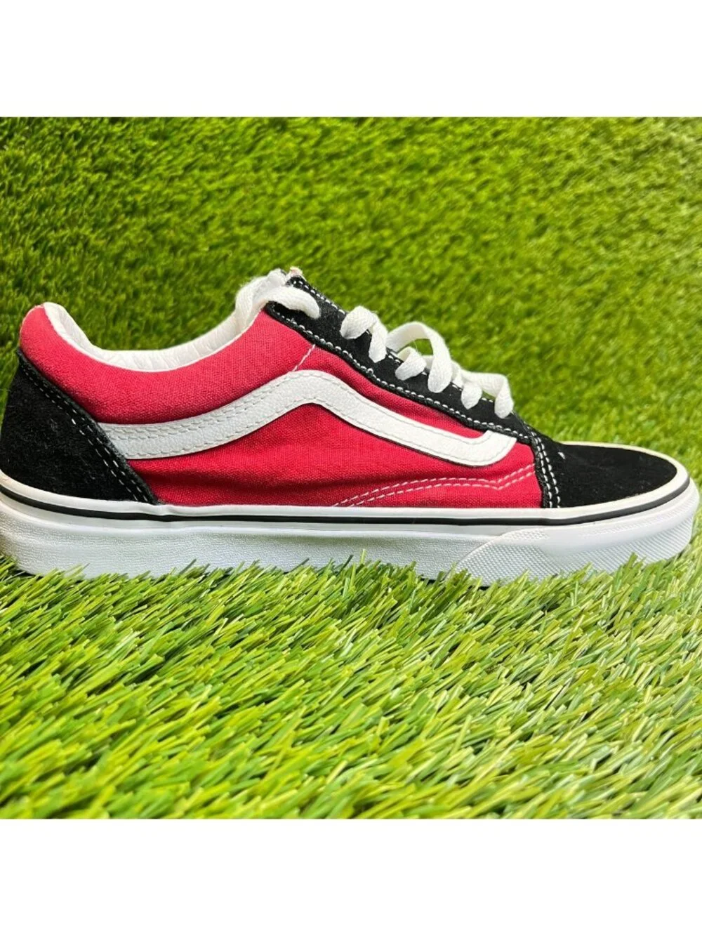 Vans Old Skool Womens Size 7 Black Red White Athletic Skateboard Shoes Sneakers